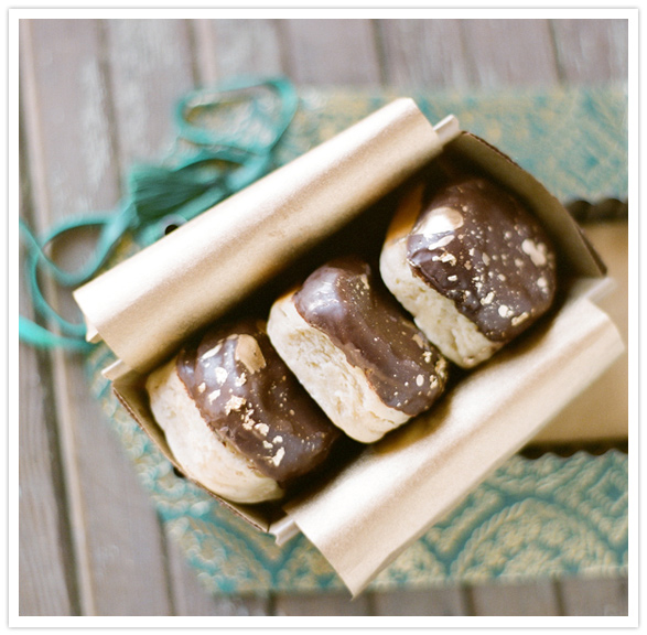 biscuits favors or gifts