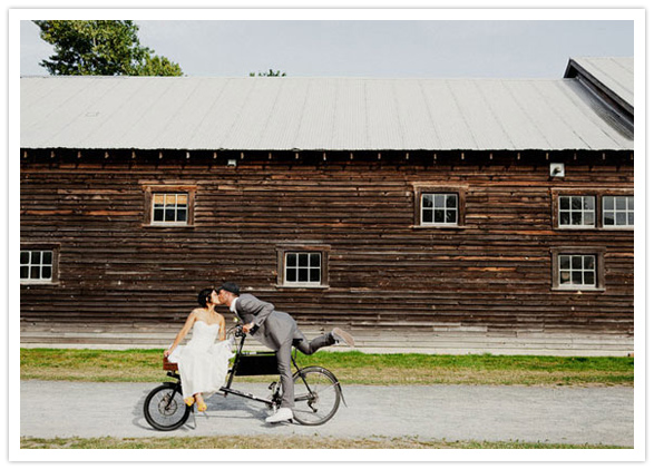 front-load-wedding-bike-kiss front-load-wedding-bike-kiss