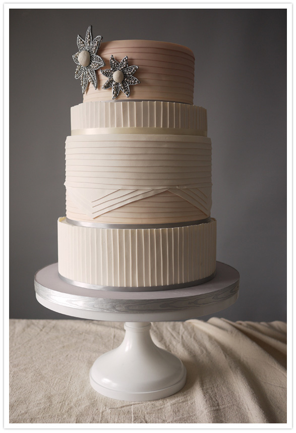 [تصویر:  elegant-wedding-cake.jpg]