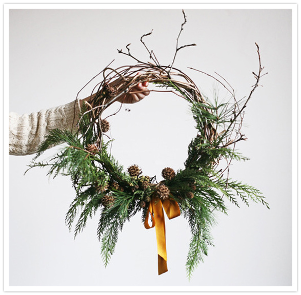 Holiday wreaths by Amy Merrick Party + Entertaining Ideas 100 Layer
