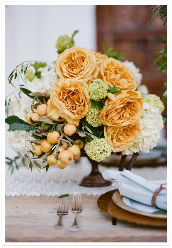 garden rose and hydrangea centerpiece