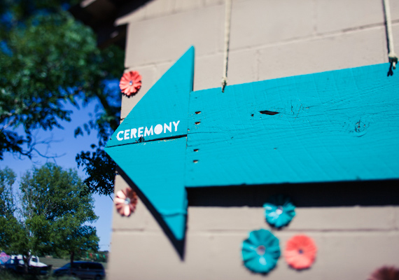 DIY wedding signage | photo by Paige Newton | 100 Layer Cake DIY wedding signage | photo by Paige Newton | 100 Layer Cake