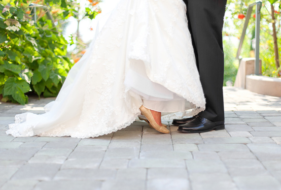 Gold sparkle flats | 100 Layer Cake Elegant vineyard wedding | 100 Layer Cake