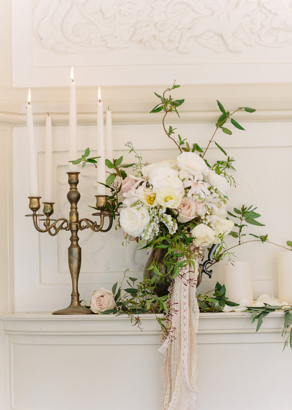 Renaissance inspired wedding decor | photos by Annabella Charles Photography | 100 Layer Cake
