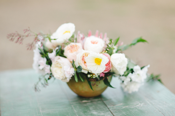 Romantic Spring wedding ideas | Photo by  Apryl Ann Photography | 100 Layer Cake