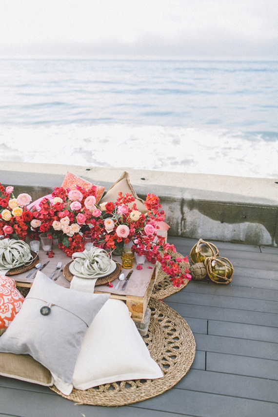 Coastal red and pink wedding ideas | Photo by Anna Delores Photography | Florals by Stella Bloom | Event design by  Love Inc Weddings | Read more -  http://www.100layercake.com/blog/?p=71280