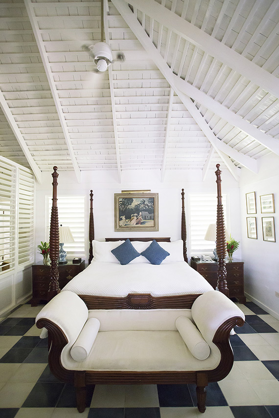 Jamaica Roundhill Hotel and Villas | Photo by Scott Clark | Read more - http://www.100layercake.com/blog/?p=73205