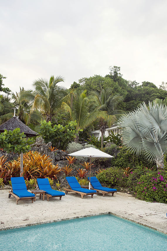 Jamaica Roundhill Hotel and Villas | Photo by Scott Clark | Read more - http://www.100layercake.com/blog/?p=73205