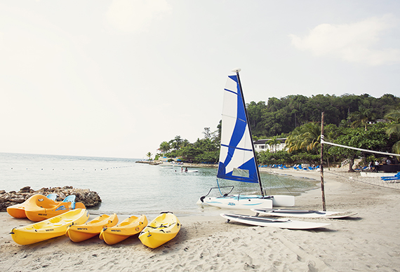 Jamaica Roundhill Hotel and Villas | Photo by Scott Clark | Read more - http://www.100layercake.com/blog/?p=73205