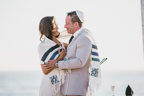 Malibu beach wedding | Photo by EP Love | Read more - http://www.100layercake.com/blog/?p=73149