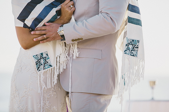 Malibu beach wedding | Photo by EP Love | Read more - http://www.100layercake.com/blog/?p=73149