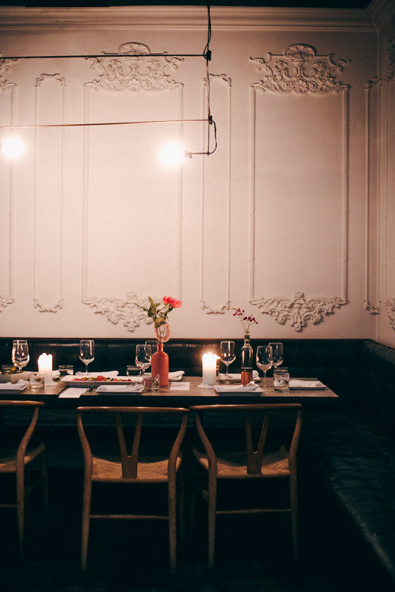 Modern Canadian wedding | Photo by Christine Lim Photography | Read more - http://www.100layercake.com/blog/?p=73953