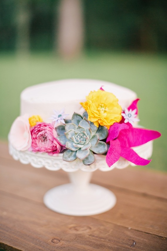 DIY crepe paper floral summer wedding ideas | 100 Layer Cake