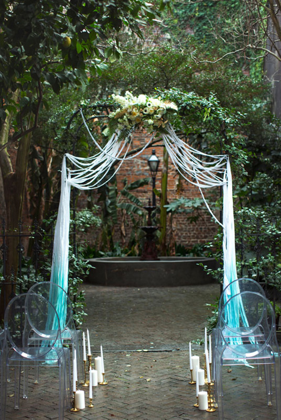 http://www.100layercake.com/blog/wp-content/uploads/2015/03/Aqua-and-gold-wedding-ideas-2.jpg
