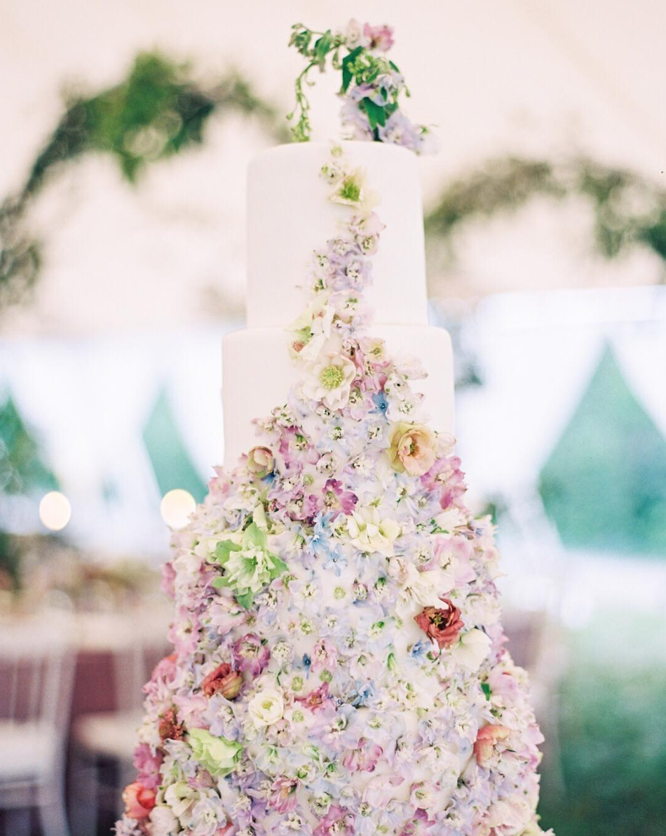 10 unique wedding cake ideas we’re loving right now