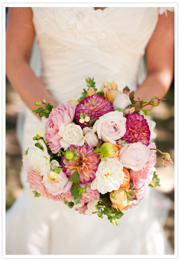 pinks-and-peaches-flower-bouquet-roses-and-zinnias 