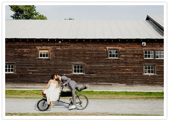 front-load-wedding-bike-kiss