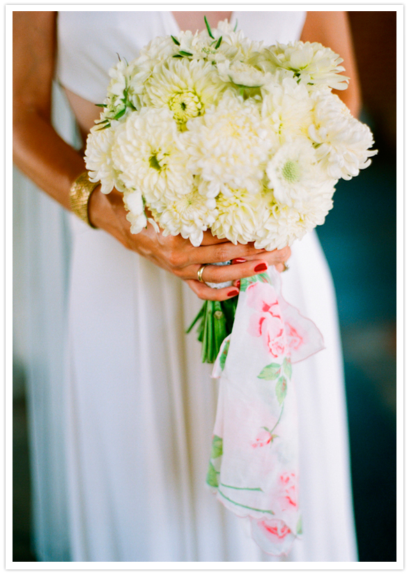 white dahlias bouquet