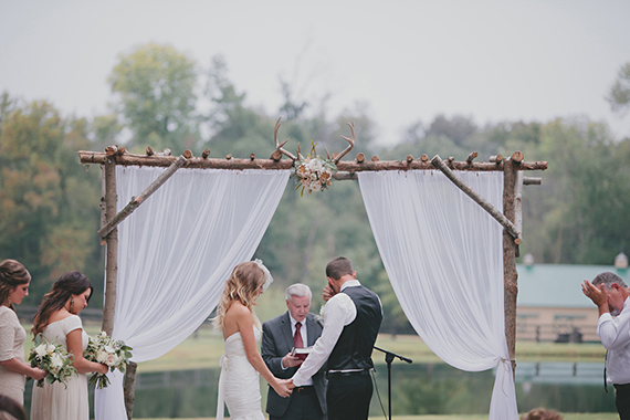 rustic ceremony decor | photos by Nicole Roberts | 100 Layer Cake 