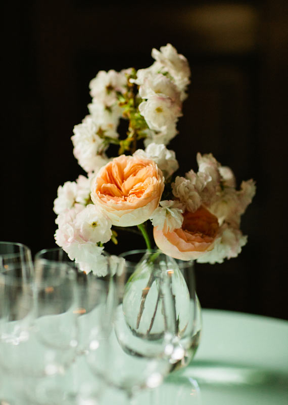 Garden rose cocktail centerpiece | photos by Shannon Nastasha Weddings | 100 Layer Cake