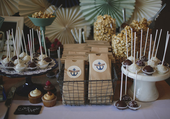 Nautical wedding ideas | Photo by Lime Green Photography | 100 Layer Cake