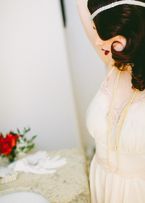 Great Gatsby wedding inspiration | photos by Lauren Scotti | 100 Layer Cake