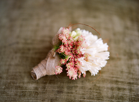 boutonniere | Photo by Christina McNeill | Read more - http://www.100layercake.com/blog/?p=71812