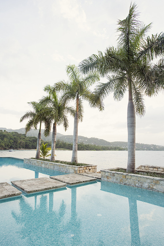 Jamaica Roundhill Hotel and Villas | Photo by Scott Clark | Read more - http://www.100layercake.com/blog/?p=73205