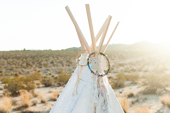 Joshua Tree engagement session | Photo by Wai Reyes Photography | Read more - http://www.100layercake.com/blog/?p=73272