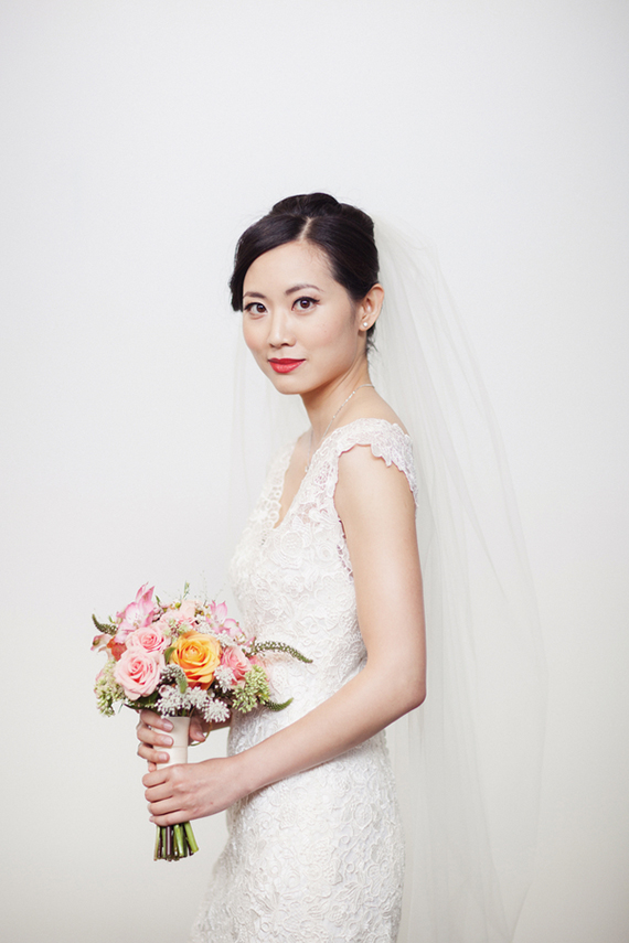 Modern Chinese wedding | Photo by Lucida Photography | Read more - http://www.100layercake.com/blog/?p=72510 