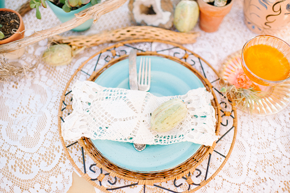 Free People inspired wedding inspiration | Styling and design by Collette Budd of Brier Rose Design | Photo by Daniel Cruz | Read more -  http://www.100layercake.com/blog/?p=74399