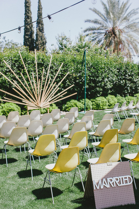 Mid-century modern Palm Springs wedding | Photo by  | Photo by Steve Cowell | Read more  http://www.100layercake.com/blog/?p=74949Mid-century modern Palm Springs wedding | Photo by  | Photo by Steve Cowell | Read more  http://www.100layercake.com/blog/?p=74949