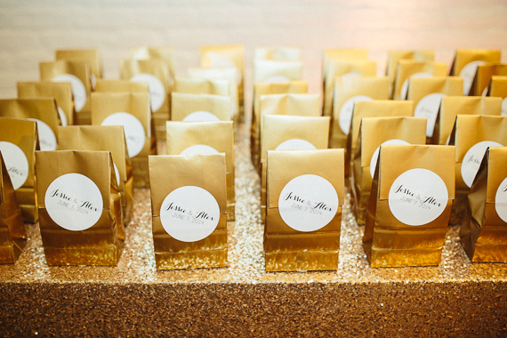 Modern Chicago wedding | Photo by Katie Kett Photography | Read more - http://www.100layercake.com/blog/?p=76330 
