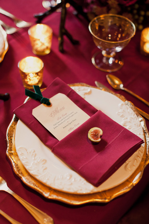Winter wedding inspiration at the New York Public Library | Photo by His and Her weddings | Read more - http://www.100layercake.com/blog/?p=79390