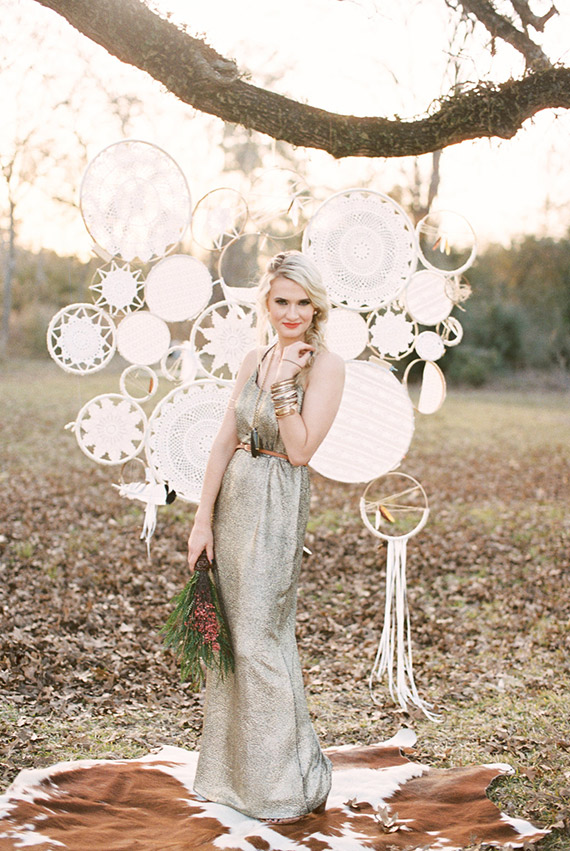 Bohemian bridesmaid inspiration | Photo by Awake Photography | Read more - http://www.100layercake.com/blog/wp-content/uploads/2015/03/Bohemian-bridesmaid-inspiration