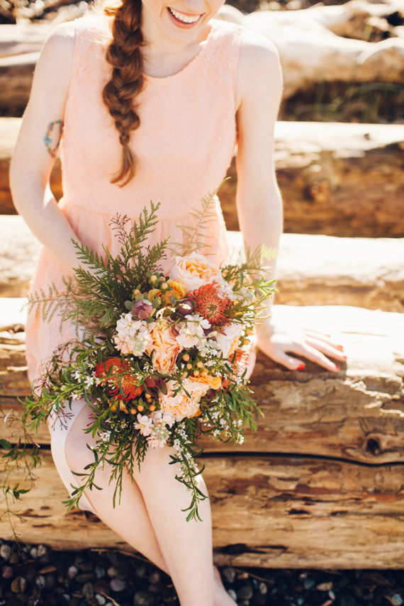 Peach Bouquet | Photo by  Catie Coyle Photography  | Read more - http://www.100layercake.com/blog/wp-content/uploads/2015/04/Bohemian-floral-inspiration