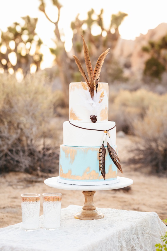 Bohemian wedding cake |  Photo by Jodee Debes Photography | Read more -  http://www.100layercake.com/blog/wp-content/uploads/2015/04/Desert-Coachella-wedding-inspiration