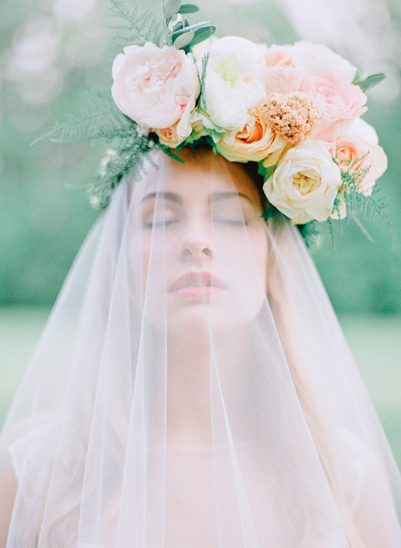 Garden rose floral crown | Photo by Elsy Photography | Read more - http://www.100layercake.com/blog/wp-content/uploads/2015/04/Elsy-Photography-1-of-30