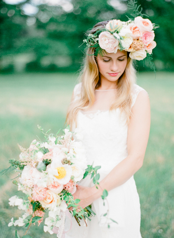 Garden rose floral crown | Photo by Elsy Photography | Read more - http://www.100layercake.com/blog/wp-content/uploads/2015/04/Elsy-Photography-1-of-30