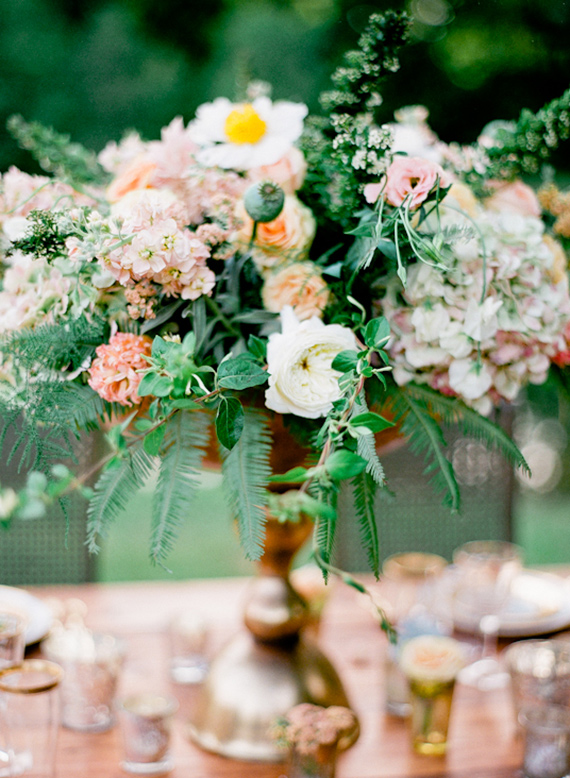 Romantic Southern garden wedding inspiration | Photo by Elsy Photography | Read more - http://www.100layercake.com/blog/wp-content/uploads/2015/04/Elsy-Photography-1-of-30