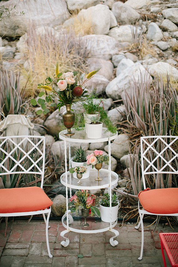 Desert Chic Romance in Palm Springs | Photo by Heather Kincaid | read more - http://www.100layercake.com/blog/wp-content/uploads/2015/04/Intimate-Desert-Chic-wedding