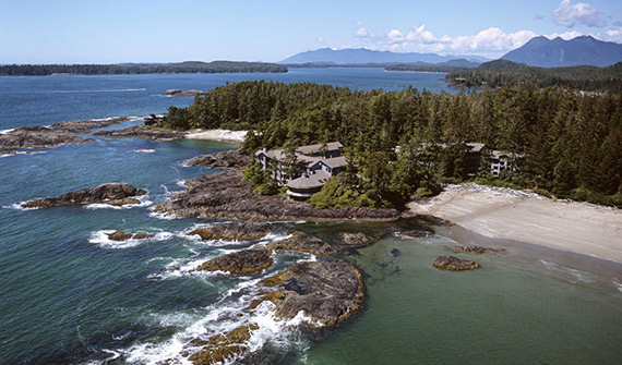 Top 10 Beach Wedding Venues from The Venue Report | The Wickinnish Inn, BC | 100 Layer Cake
