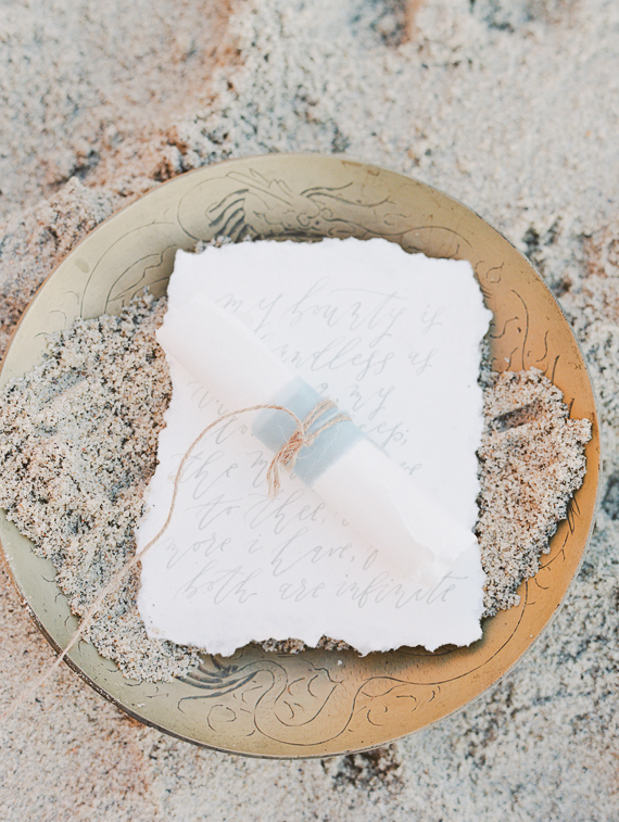 Romantic seaside bridal inspiration | Photo by Carmen Santorelli Photography | Read more -  http://www.100layercake.com/blog/wp-content/uploads/2015/04/romantic-seaside-bridal-inspiration