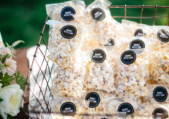 Popcorn wedding favors | photos by Annie McElwain | 100 Layer Cake