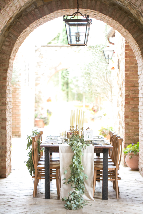 Tuscan romance wedding inspiration | photo by Amalie Orrange Photography | 100 Layer Cake