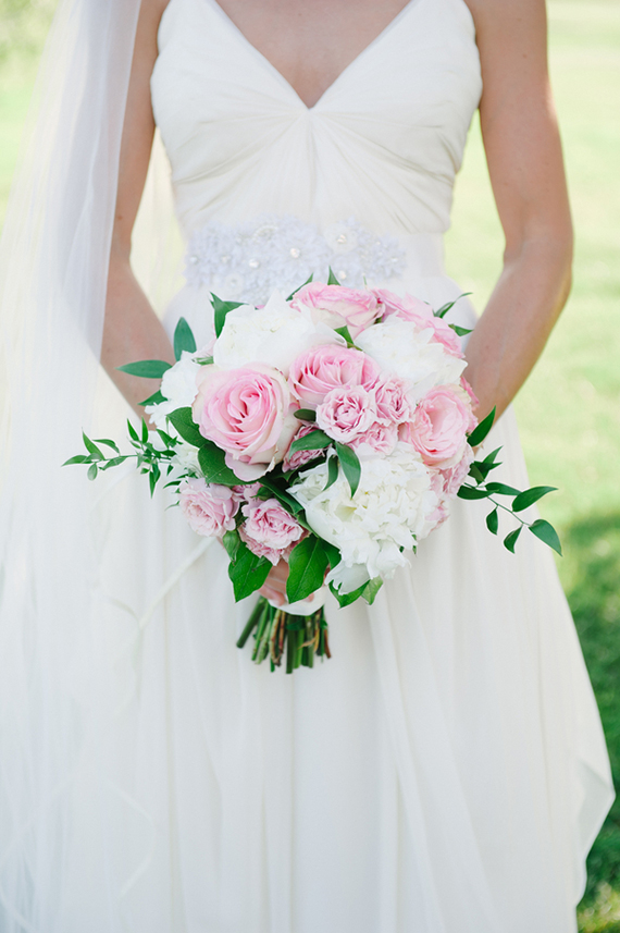 Peony and garden rose bouquet | Photo by Stefanie Kapra Photography | Read more - https://www.100layercake.com/blog/?p=68688