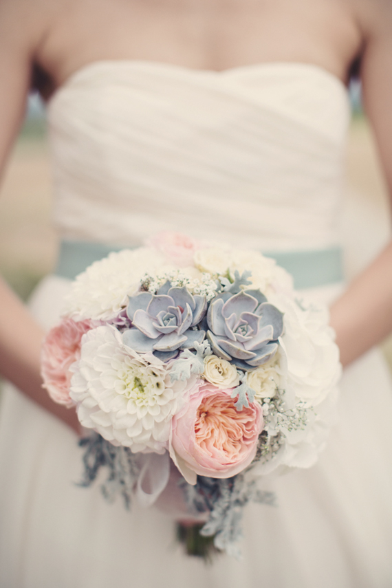 Succulent and garden rose bouquet | Photo by Anne-Claire Brun | Read more - https://www.100layercake.com/blog/?p=68650