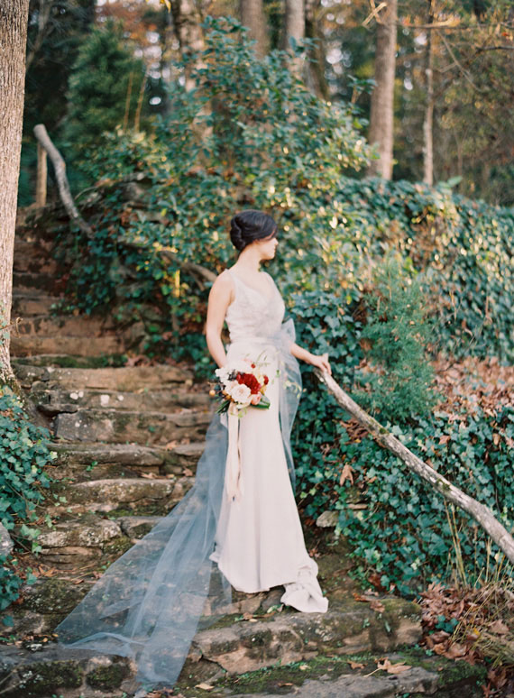 Jewel toned Fall wedding inspiration | Photo by Odalys Mendez | Read more - https://www.100layercake.com/blog/?p=68746