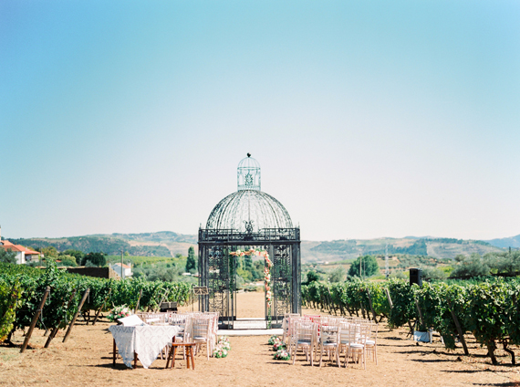 Elegant Portugal wedding | Photo by André Teixeira from Branco Prata | Read more - https://www.100layercake.com/blog/?p=70468