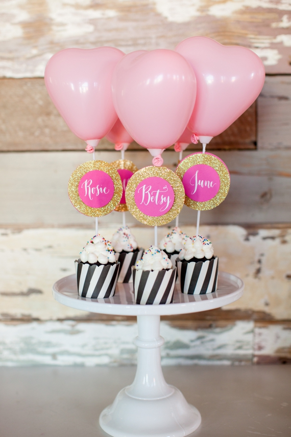 Modern bridal shower inspiration | Photo by Kristin Nicole Photography | Read more - https://www.100layercake.com/blog/?p=71323